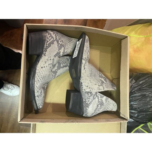 NEW Free People Animal Charm Double V Python Suede Ankle Boots 36 Reg. $158 US 6 - Picture 3 of 5